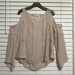 🛍️Grifflin  Paris  Lace trimmed cold shoulder sheer top Size L